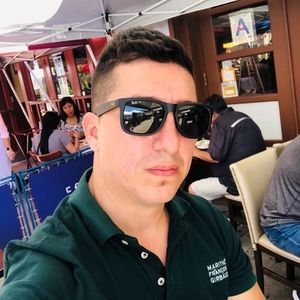 Meet your Posher, Luis